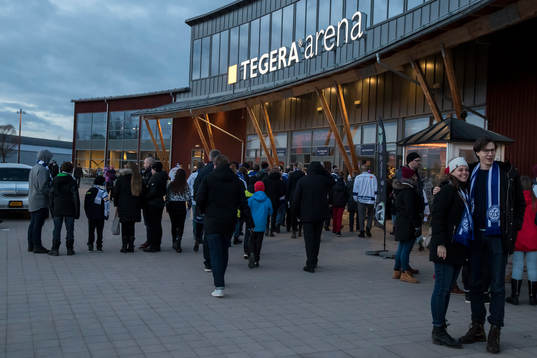 Exteriör Tegera Arena innan ishockeymatchen i SHL mellan