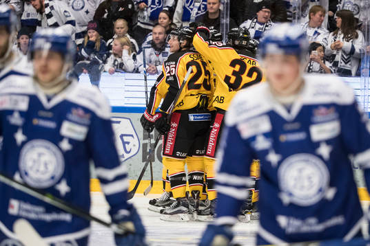 Luleås Anton Hedman Oscar Engsund jublar