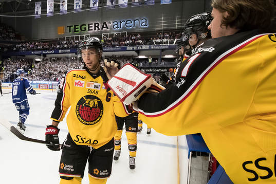 Luleås Johan Harju jublar
