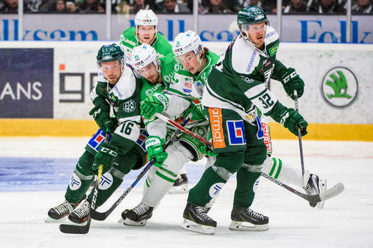 Färjestads Alexander Johansson och Rögles Sebastian
