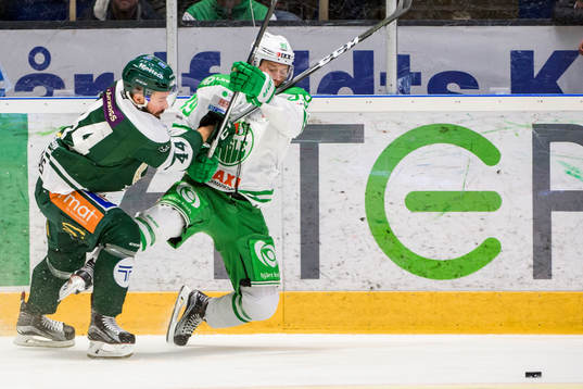 Färjestads Milan Gulas och Rögles David Åslin