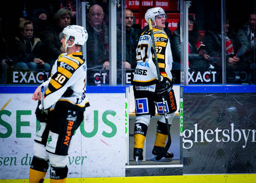 Skellefteås Emil Djuse deppar i utvisningsbåset