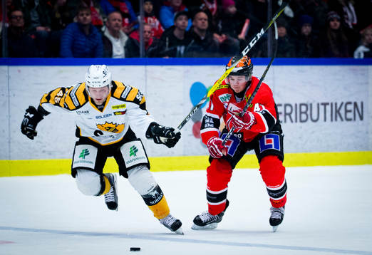 Skellefteås Oscar Möller och Örebros Joel Mustonen