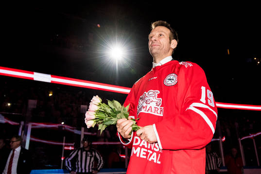 Malmö Redhawks hyllar sin tidigare spelar Kim Staal