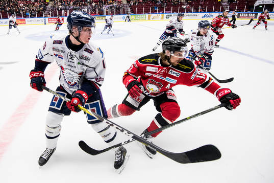 Linköpings Petter Hansson och Malmö Redhawks Andreas