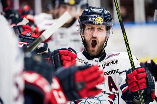 Linköpings Sebastian Karlsson jublar