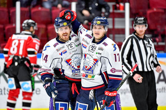 Linköpings Henrik Törnqvist och Anssi Salmela jublar
