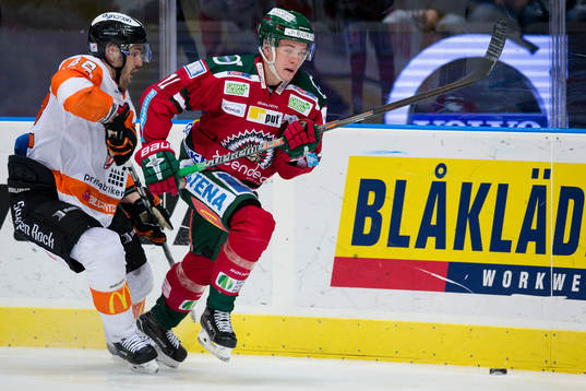 Frölundas Victor Olofsson före Karlskronas Niklas Arell