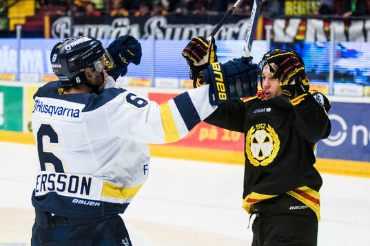 s Christoffer Persson och Brynäs Oskar Lindblom