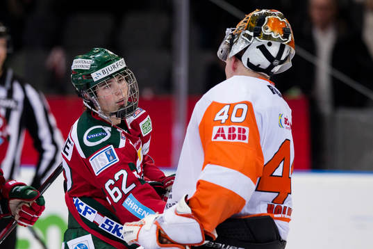 Frölundas matchvinnare Oliwer Fjellström tackar