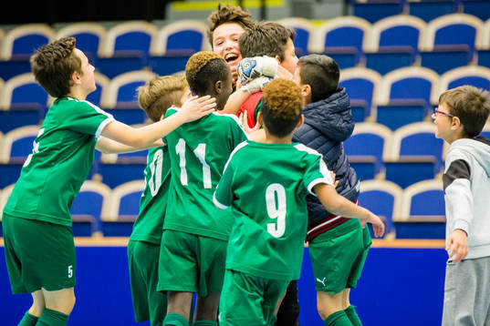 Spelare i BK Olympic jublar