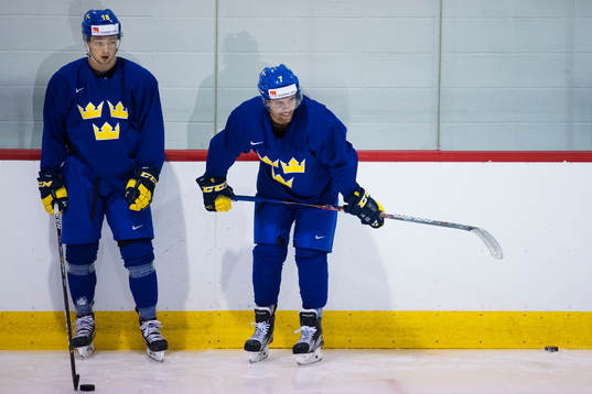 Rasmus Asplund och Oliver Kylington på Sveriges