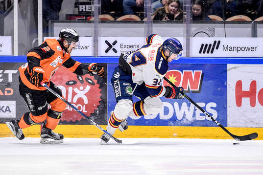 Djurgårdens Daniel Brodin och Karlskronas Robin Gartner