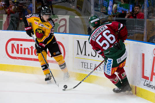 Luleås Oscar Engsund och Frölundas Jonathan Sigalet
