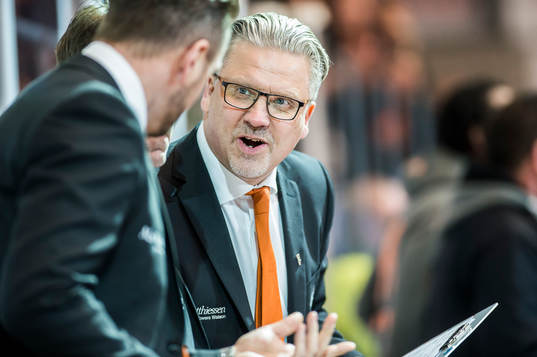 Karlskronas tränare Per Hånberg jublar
