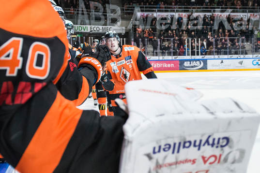 Karlskronas Emil Larsson jublar
