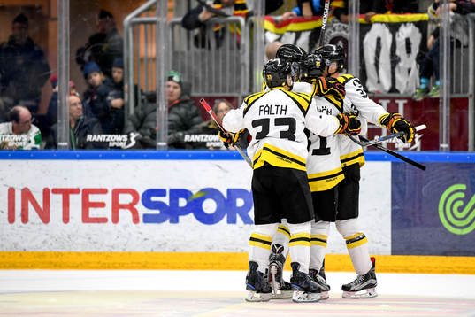 Brynäs Oskar Lindblom jublar