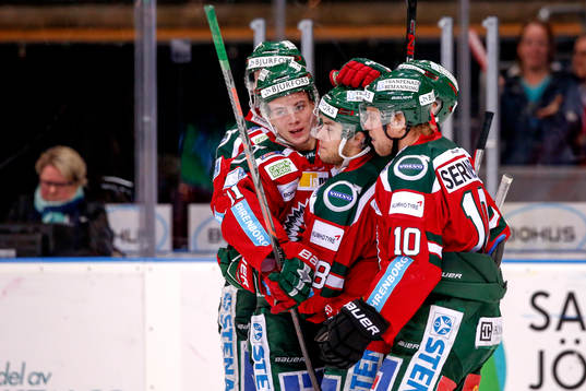 Frölundas Mattias Nörstebö jublar med lagkamrater