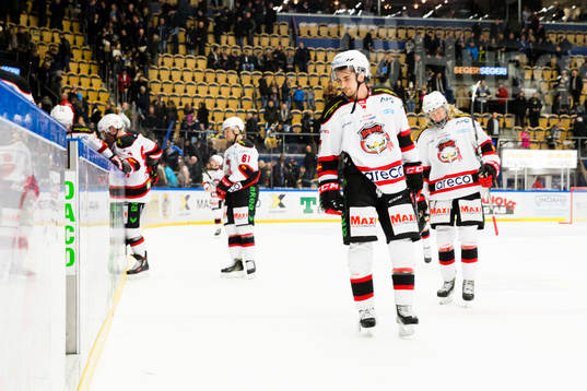 Malmö Redhawks spelare med Nils Andersson längst fram