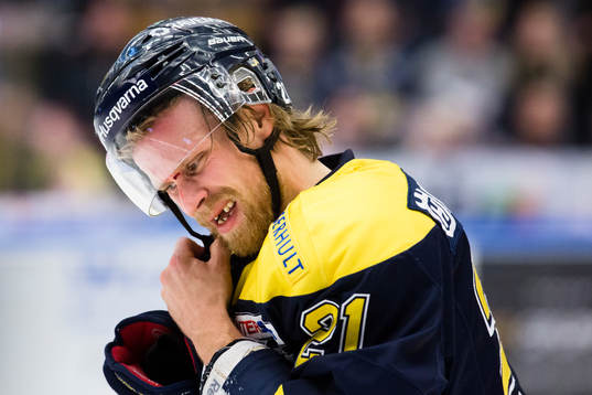 s Mattias Tedenby grimaserar