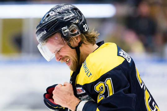 s Mattias Tedenby grimaserar