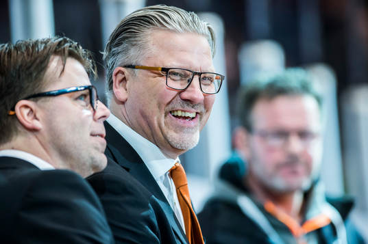 Karlskronas tränare Per Hånberg jublar