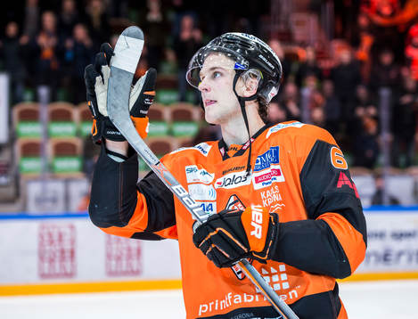 Karlskronas Daniel Gunnarsson jublar