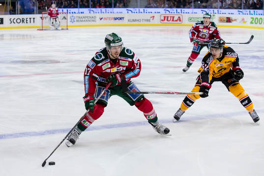 Frölundas Sebastian Stålberg före Luleås Karl Fabricius