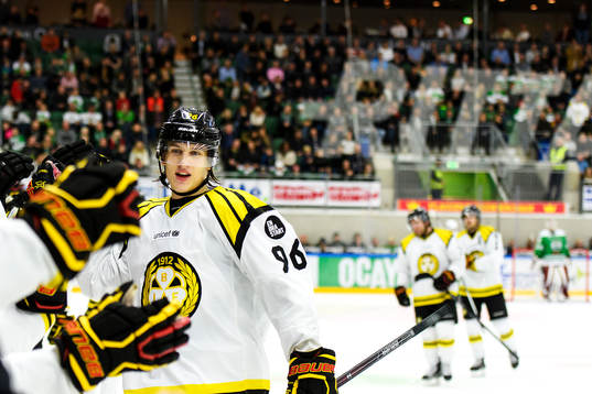 Brynäs Oskar Lindblom jublar