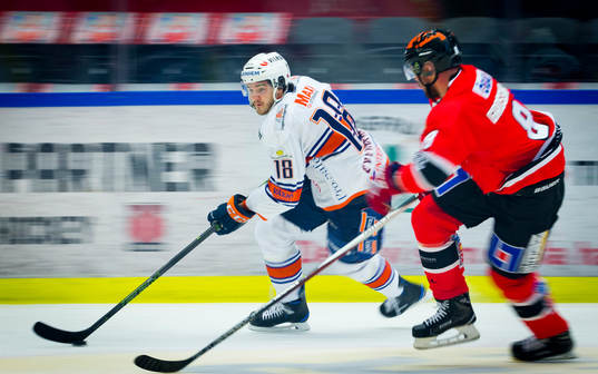 Växjös Dennis Everberg och Örebros Nicklas Grossmann