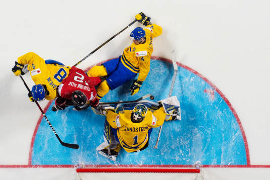 Sveriges Rasmus Dahlin, Jacob Larsson och målvakt Felix