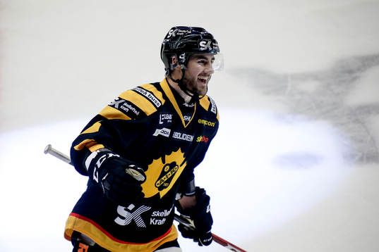 Skellefteås Bud Holloway jublar