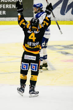 Skellefteås Bud Holloway jublar