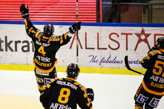 Skellefteås Bud Holloway jublar