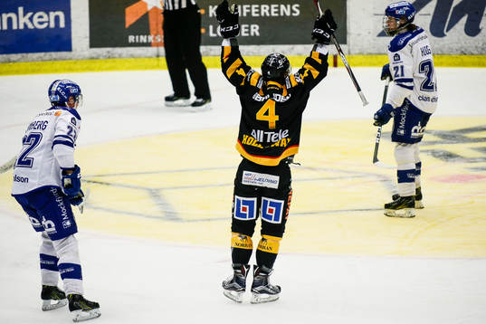 Skellefteås Bud Holloway jublar