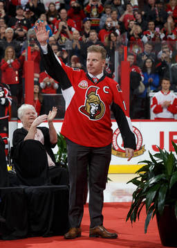 Daniel Alfredsson has his jersey with his number 11 retired