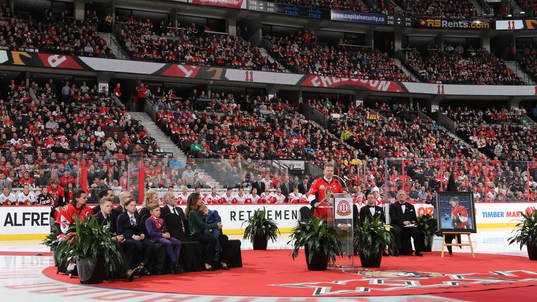 Daniel Alfredsson has his jersey with his number 11 retired