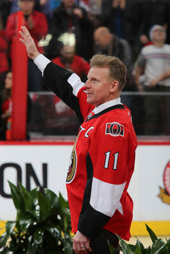 Daniel Alfredsson has his jersey with his number 11 retired