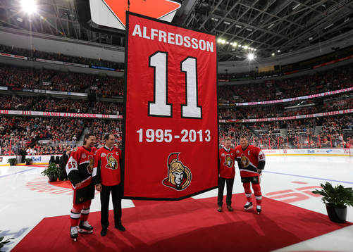 Daniel Alfredsson has his jersey with his number 11 retired