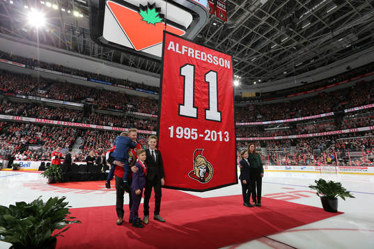 Daniel Alfredsson has his jersey with his number 11 retired