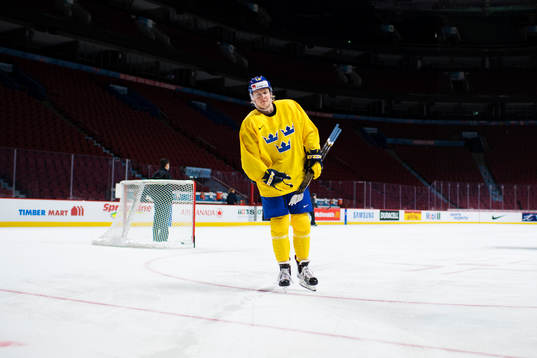 Alexander Nylander lämnar isen sist