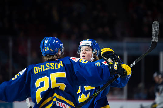 Sveriges Sebastian Ohlsson och Alexander Nylander jublar