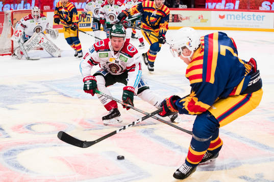 Frölundas Victor Olofsson och Djurgårdens Emil Johansson