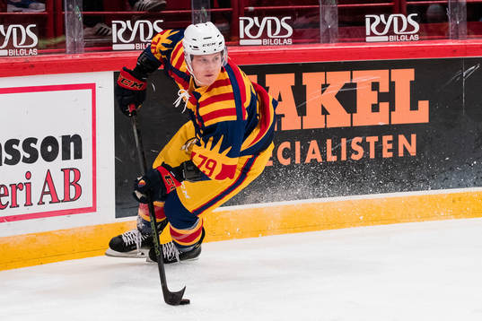 Djurgårdens Patrik Lundh med pucken