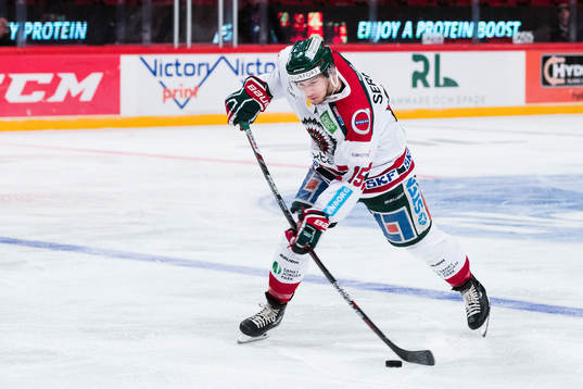 Frölundas Matt Donovan med ett skott