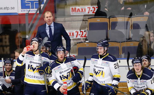 s tränare Johan Lindbom