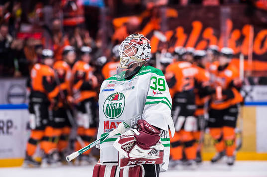 Rögles målvakt Anders Lindbäck deppar