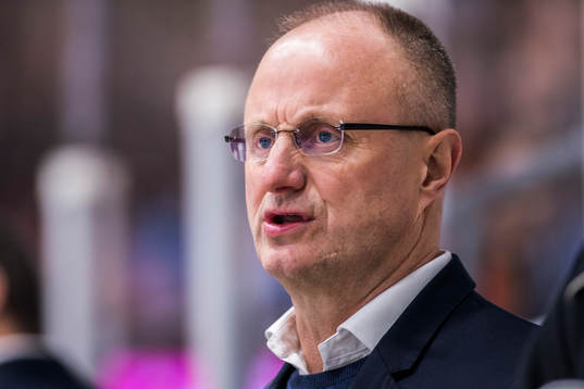 Rögles tränare Anders Eldebrink deppar