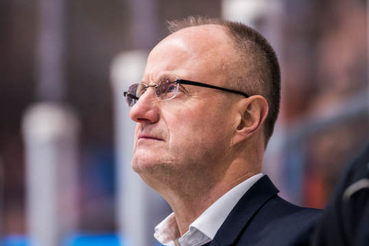 Rögles tränare Anders Eldebrink deppar