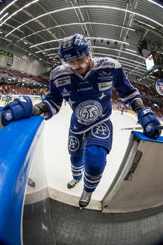 Leksands Joe Piskula  innan ishockeymatchen i SHL mellan
